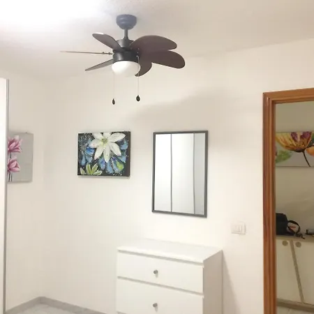 דירה With One Bedroom In Arona, With Wifi - 500 M From The *