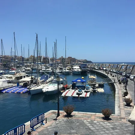 With One Bedroom In Arona, With Wifi - 500 M From The ארונה