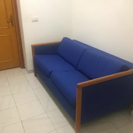 With One Bedroom In Arona, With Wifi - 500 M From The ארונה