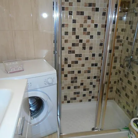 With One Bedroom In Arona, With Wifi - 500 M From The ארונה