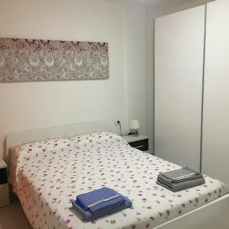 With One Bedroom In Arona, With Wifi - 500 M From The Apartmán