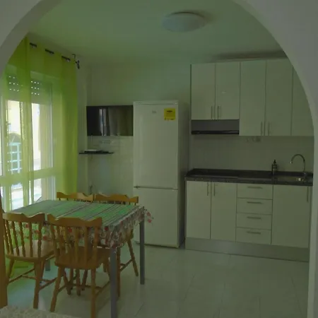 With One Bedroom In Arona, With Wifi - 500 M From The דירה