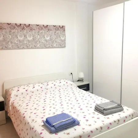With One Bedroom In Arona, With Wifi - 500 M From The * أرونا